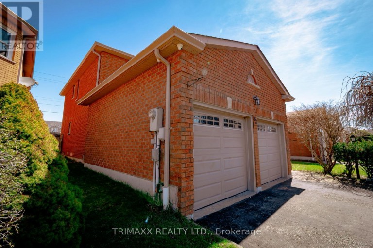 92 HARTRICK PLACE, Whitby (Rolling Acres), Ontario, L1R2C3