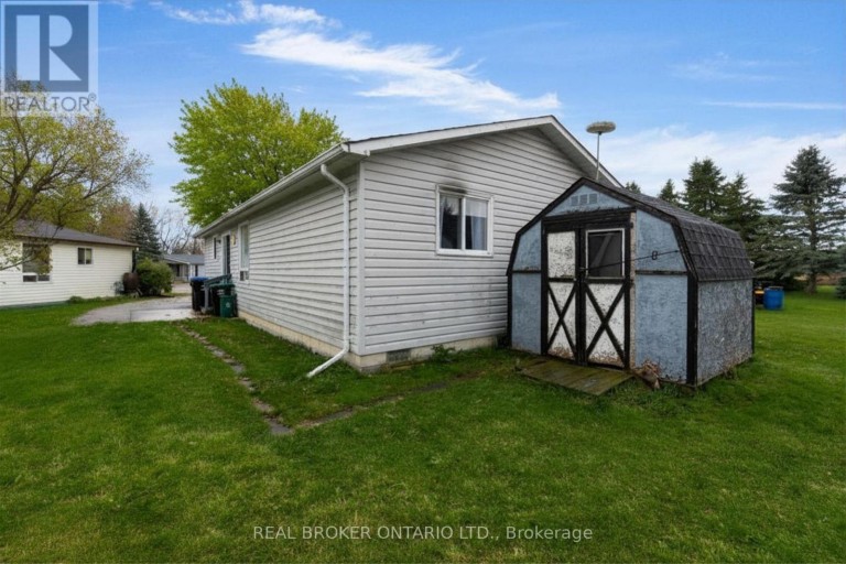 8 MAPLE LEAF TERRACE, Innisfil (Cookstown), Ontario, L0L1L0