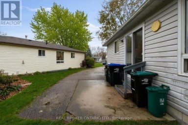 8 MAPLE LEAF TERRACE Innisfil (Cookstown) Ontario photo 28