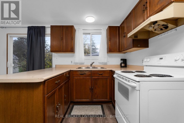 8 MAPLE LEAF TERRACE, Innisfil (Cookstown), Ontario, L0L1L0