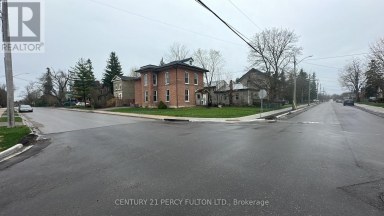 ROOM - 23 GLENELG STREET W Kawartha Lakes (Lindsay) Ontario photo 1