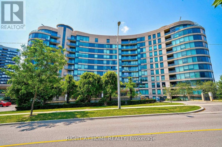 813 - 18 VALLEY WOODS ROAD, Toronto (Parkwoods-Donalda), Ontario, M3A0A1