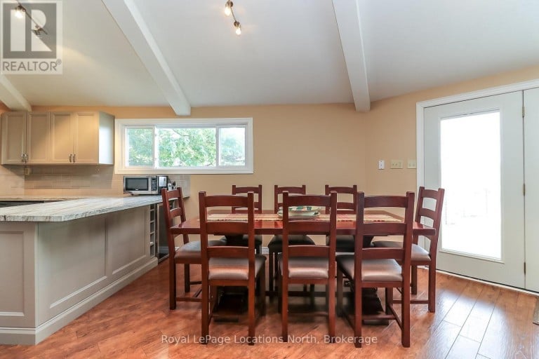 10 SUNSET COURT, Wasaga Beach, Ontario, L9Z2A9