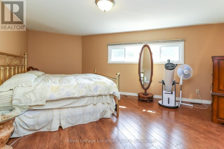10 SUNSET COURT, Wasaga Beach, Ontario, L9Z2A9