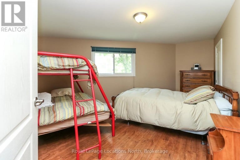 10 SUNSET COURT, Wasaga Beach, Ontario, L9Z2A9