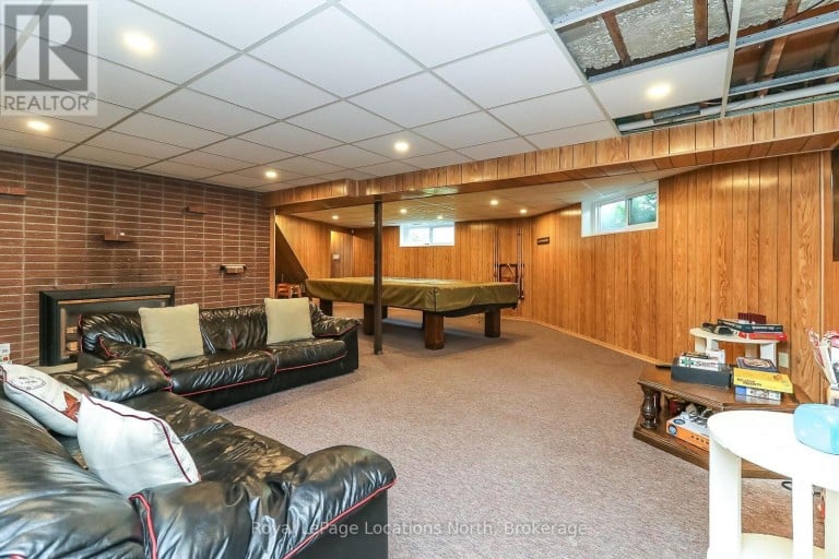 10 SUNSET COURT, Wasaga Beach, Ontario, L9Z2A9