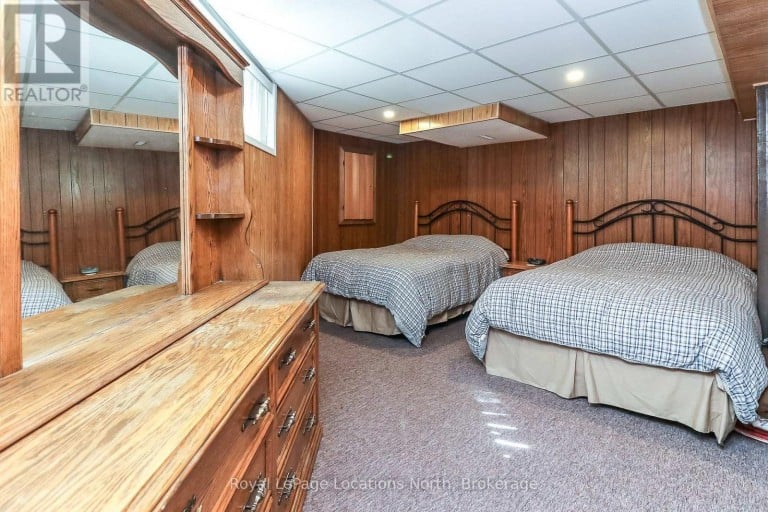 10 SUNSET COURT, Wasaga Beach, Ontario, L9Z2A9