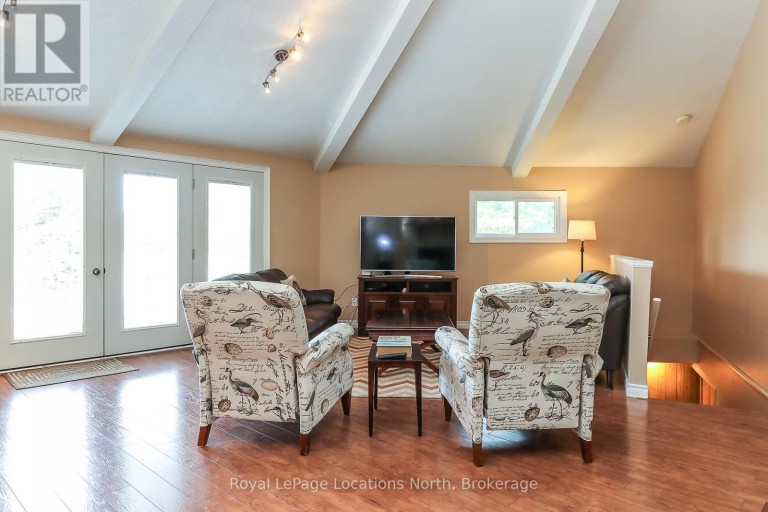 10 SUNSET COURT, Wasaga Beach, Ontario, L9Z2A9