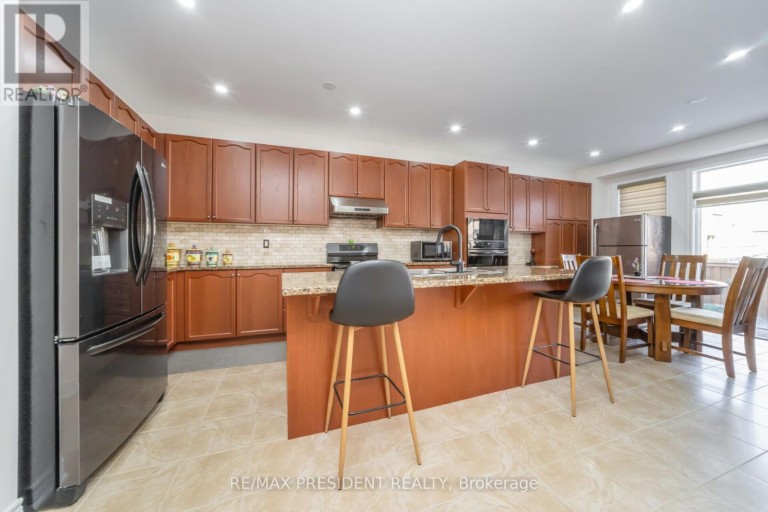 13 CLUNBURRY ROAD, Brampton (Northwest Brampton), Ontario, L7A5B4