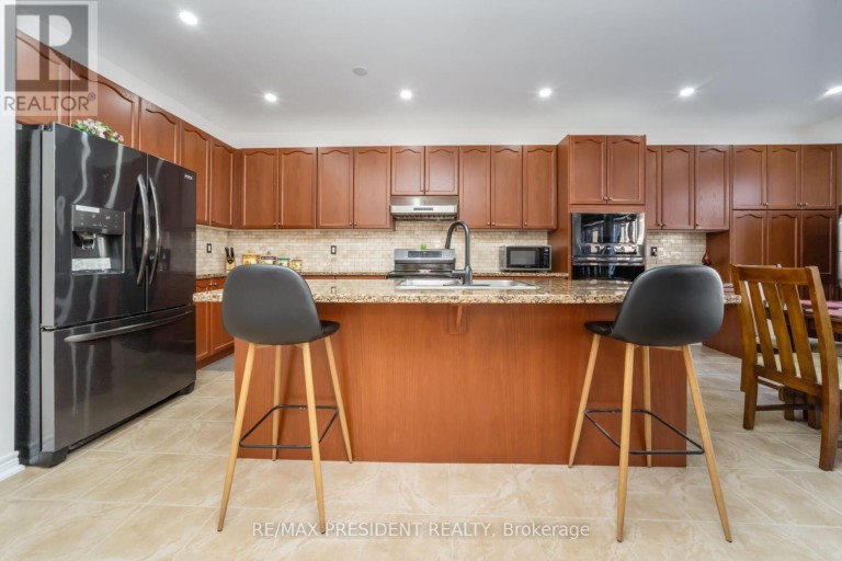 13 CLUNBURRY ROAD, Brampton (Northwest Brampton), Ontario, L7A5B4