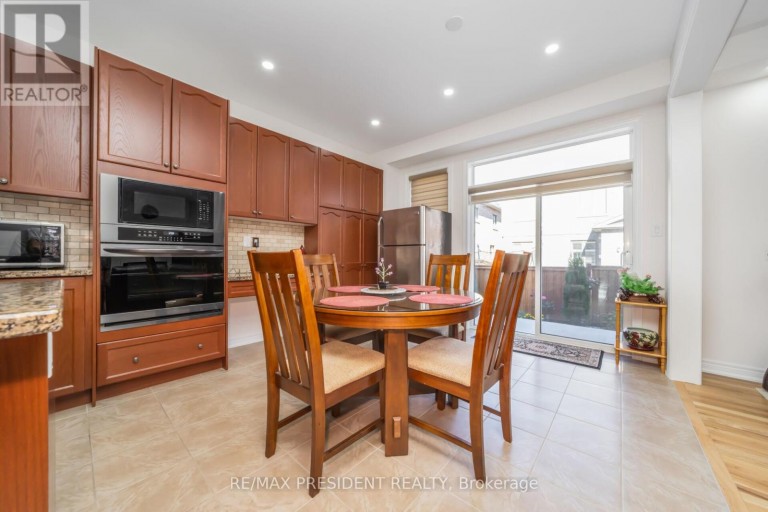 13 CLUNBURRY ROAD, Brampton (Northwest Brampton), Ontario, L7A5B4