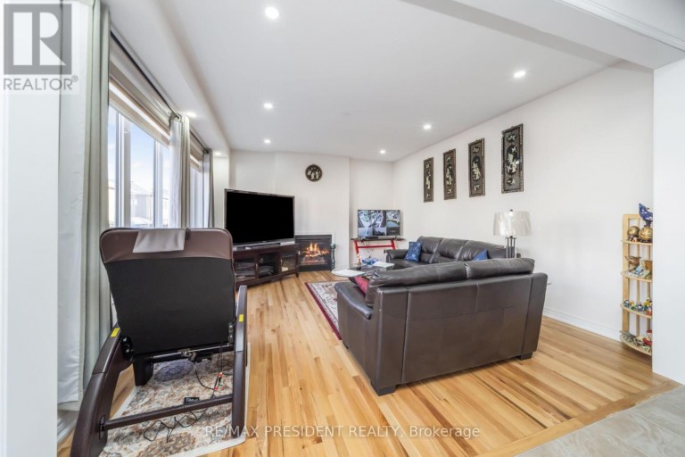 13 CLUNBURRY ROAD, Brampton (Northwest Brampton), Ontario, L7A5B4