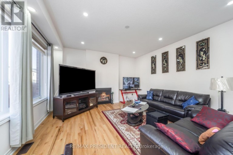 13 CLUNBURRY ROAD, Brampton (Northwest Brampton), Ontario, L7A5B4