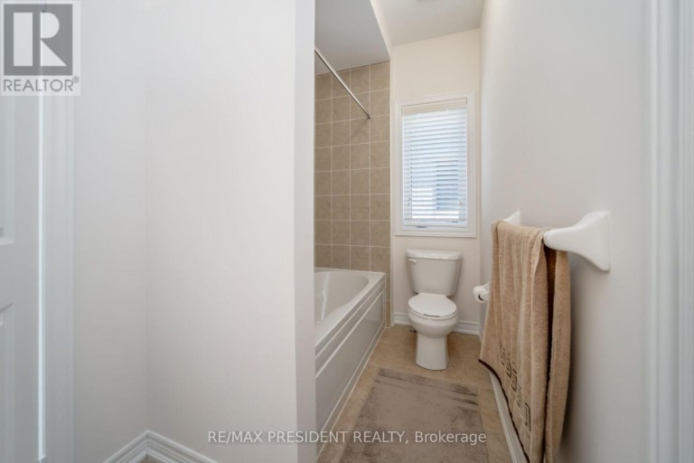 13 CLUNBURRY ROAD, Brampton (Northwest Brampton), Ontario, L7A5B4