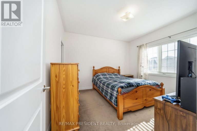 13 CLUNBURRY ROAD, Brampton (Northwest Brampton), Ontario, L7A5B4