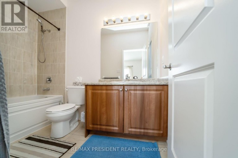 13 CLUNBURRY ROAD, Brampton (Northwest Brampton), Ontario, L7A5B4