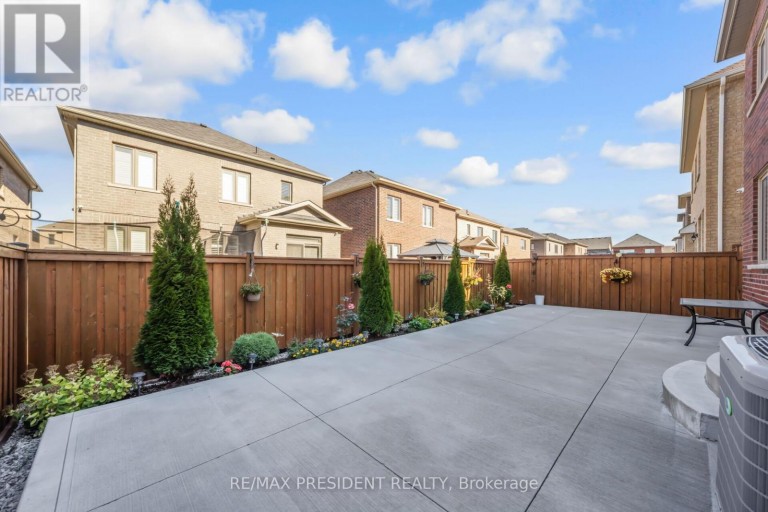 13 CLUNBURRY ROAD, Brampton (Northwest Brampton), Ontario, L7A5B4