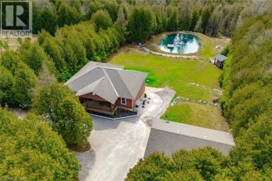 495190 TRAVERSTON Road Markdale Ontario photo 1