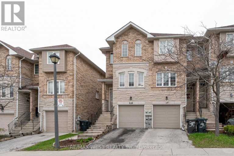 28 SHINING STAR CRESCENT, Toronto (Mount Dennis), Ontario, M6M5L6