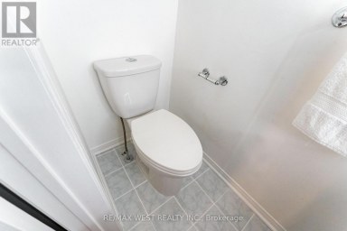 28 SHINING STAR CRESCENT Toronto (Mount Dennis) Ontario photo 13
