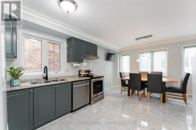 28 SHINING STAR CRESCENT Toronto (Mount Dennis) Ontario photo 14
