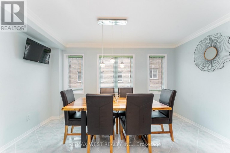 28 SHINING STAR CRESCENT, Toronto (Mount Dennis), Ontario, M6M5L6