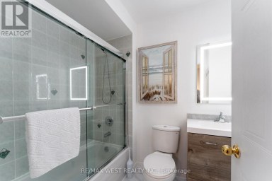 28 SHINING STAR CRESCENT Toronto (Mount Dennis) Ontario photo 20