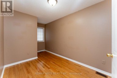 28 SHINING STAR CRESCENT Toronto (Mount Dennis) Ontario photo 23