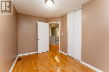 28 SHINING STAR CRESCENT Toronto (Mount Dennis) Ontario photo 24
