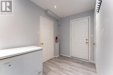 28 SHINING STAR CRESCENT Toronto (Mount Dennis) Ontario photo 38
