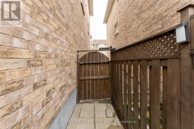 28 SHINING STAR CRESCENT Toronto (Mount Dennis) Ontario photo 43