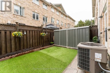 28 SHINING STAR CRESCENT Toronto (Mount Dennis) Ontario photo 44