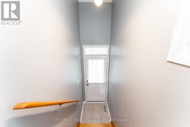 28 SHINING STAR CRESCENT Toronto (Mount Dennis) Ontario photo 7