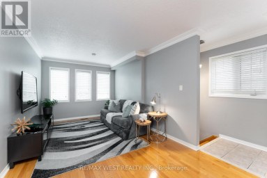 28 SHINING STAR CRESCENT Toronto (Mount Dennis) Ontario photo 9