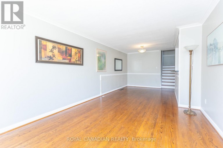 16 GAMBELLO CRESCENT, Toronto (York University Heights), Ontario, M3J1W3