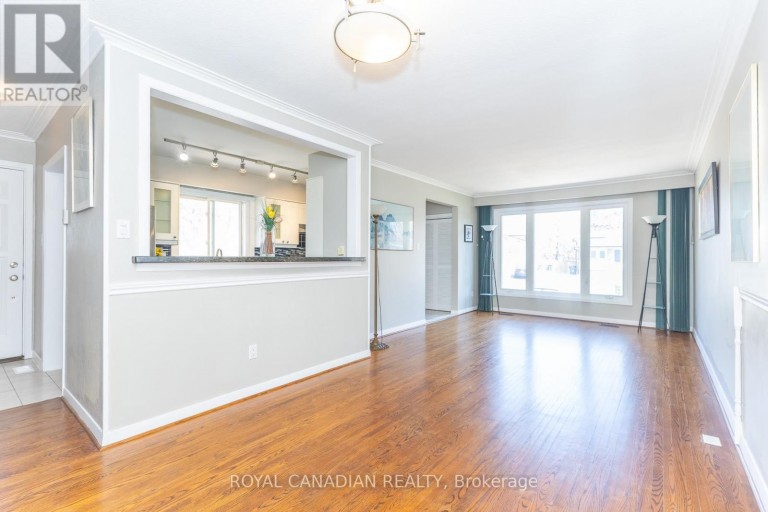 16 GAMBELLO CRESCENT, Toronto (York University Heights), Ontario, M3J1W3