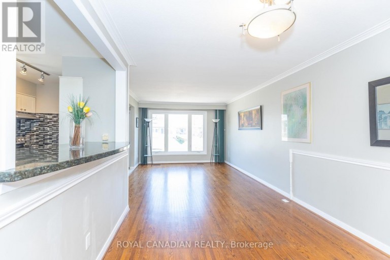 16 GAMBELLO CRESCENT, Toronto (York University Heights), Ontario, M3J1W3