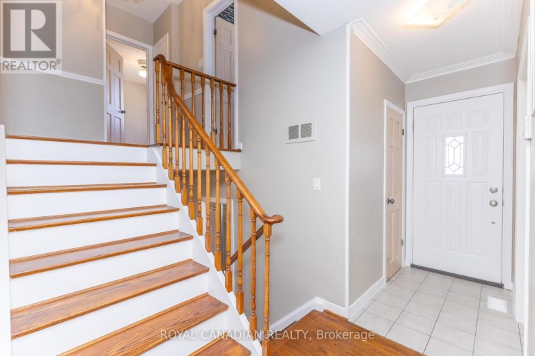 16 GAMBELLO CRESCENT, Toronto (York University Heights), Ontario, M3J1W3