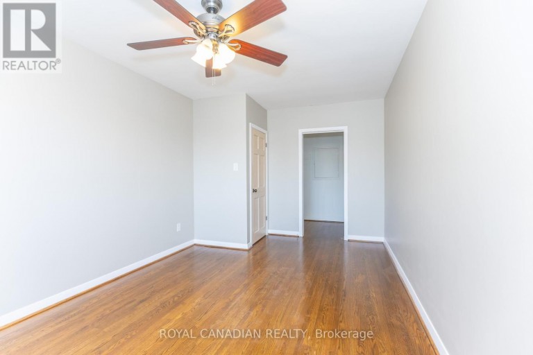 16 GAMBELLO CRESCENT, Toronto (York University Heights), Ontario, M3J1W3