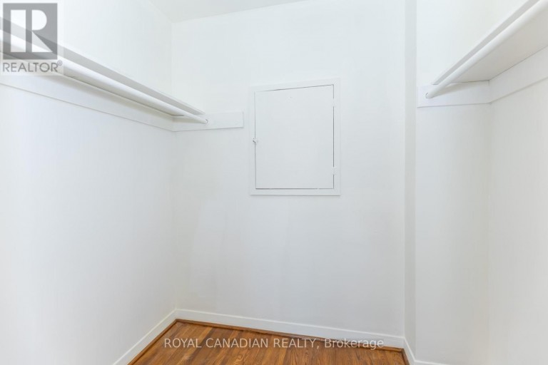 16 GAMBELLO CRESCENT, Toronto (York University Heights), Ontario, M3J1W3