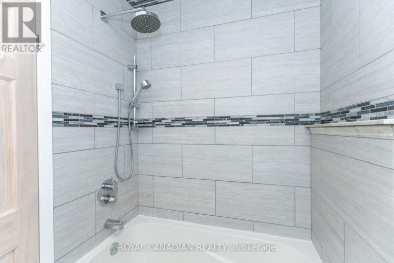 16 GAMBELLO CRESCENT, Toronto (York University Heights), Ontario, M3J1W3