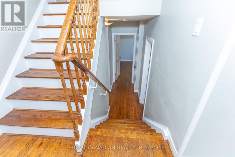 16 GAMBELLO CRESCENT, Toronto (York University Heights), Ontario, M3J1W3