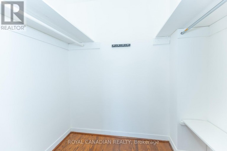 16 GAMBELLO CRESCENT, Toronto (York University Heights), Ontario, M3J1W3