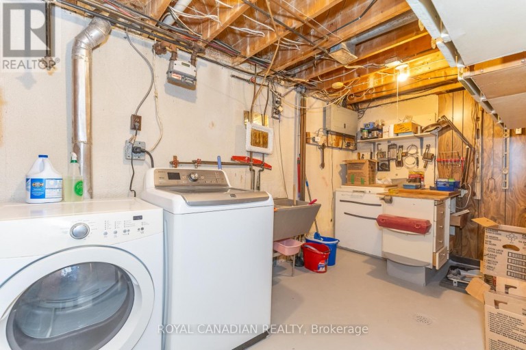 16 GAMBELLO CRESCENT, Toronto (York University Heights), Ontario, M3J1W3