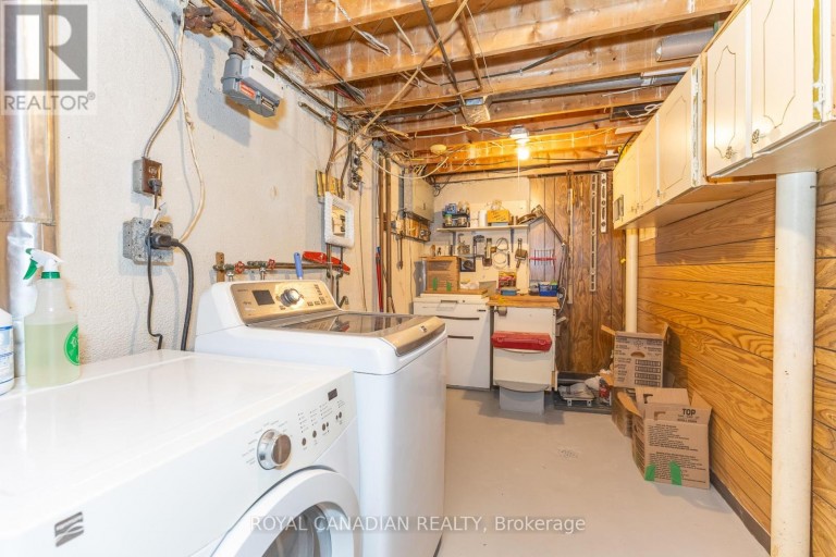 16 GAMBELLO CRESCENT, Toronto (York University Heights), Ontario, M3J1W3