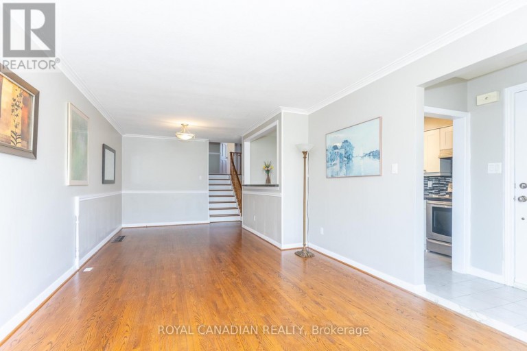 16 GAMBELLO CRESCENT, Toronto (York University Heights), Ontario, M3J1W3