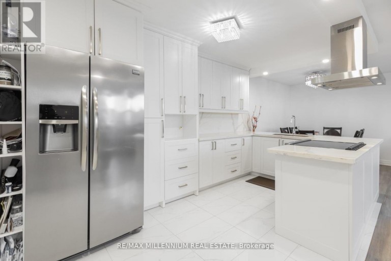 706 - 2645 KIPLING AVENUE W, Toronto (Mount Olive-Silverstone-Jamestown), Ontario, M9V3S6