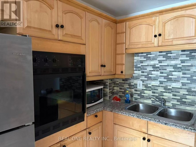 152 PARK RD SOUTH, Oshawa (Vanier), Ontario, L1J4H2