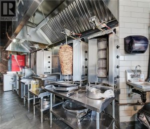 170 UNIVERSITY AVENUE Waterloo Ontario photo 10