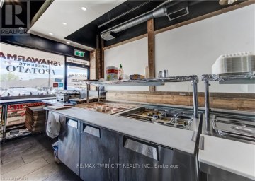 170 UNIVERSITY AVENUE Waterloo Ontario photo 20
